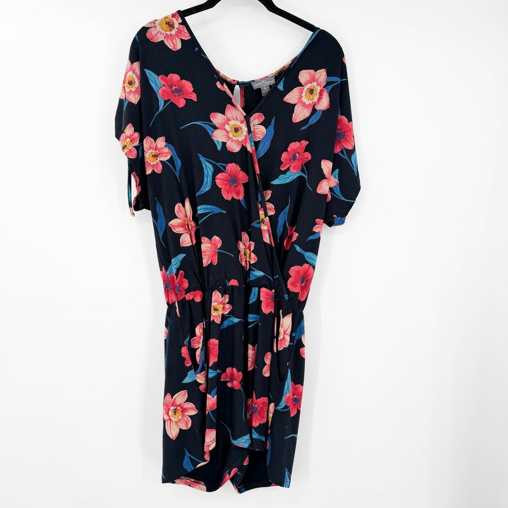 Market & Spruce Ralphie Knit Romper Black Floral Short Sleeve V-Neck Size M NWT